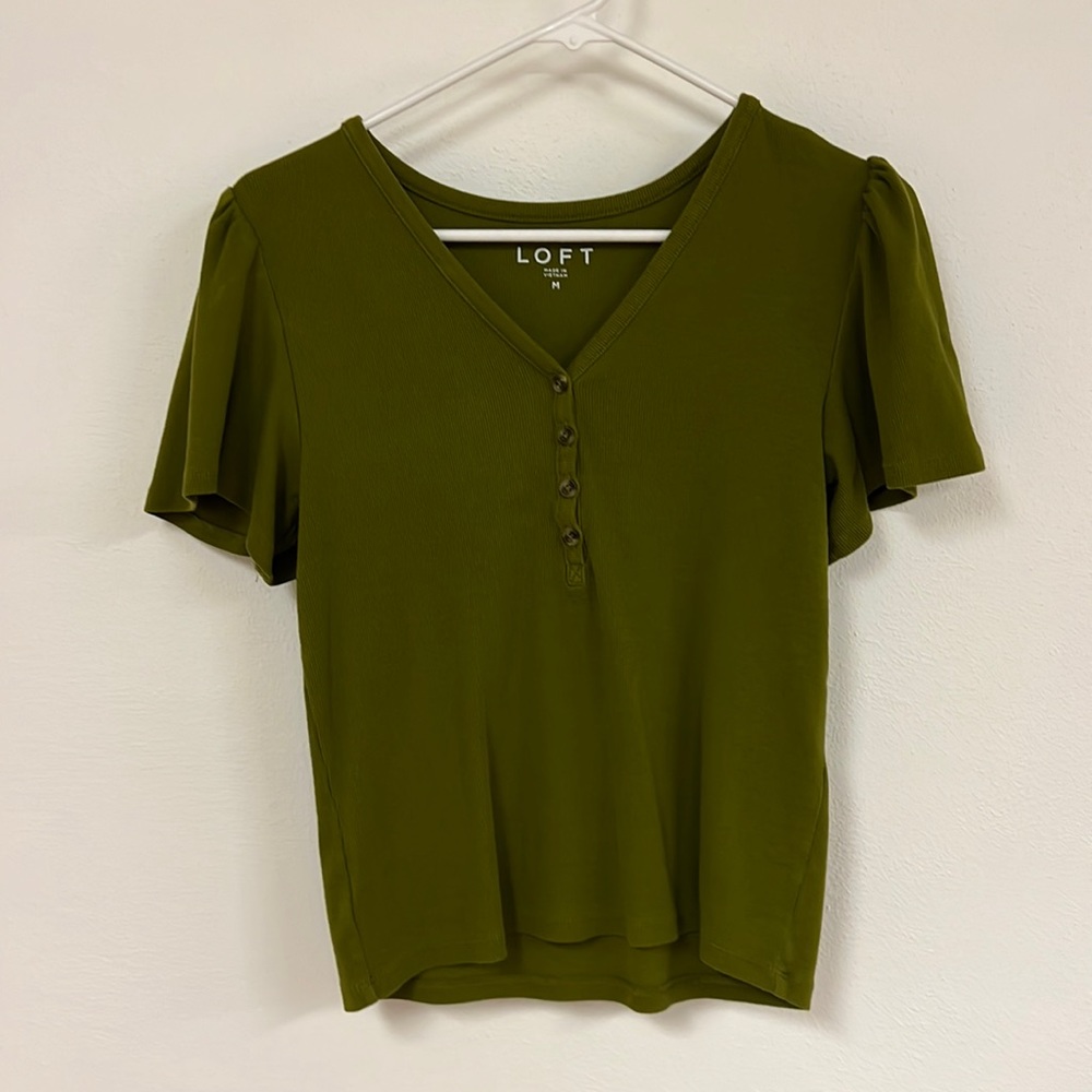 Loft olive green flutter sleeve rib knit top